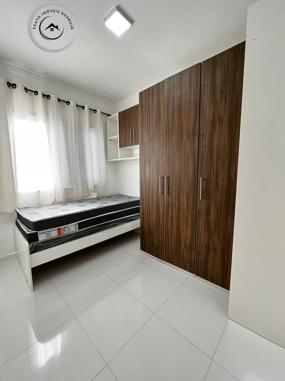 Casa sobrado de 03 dormitórios para venda na praia grande.