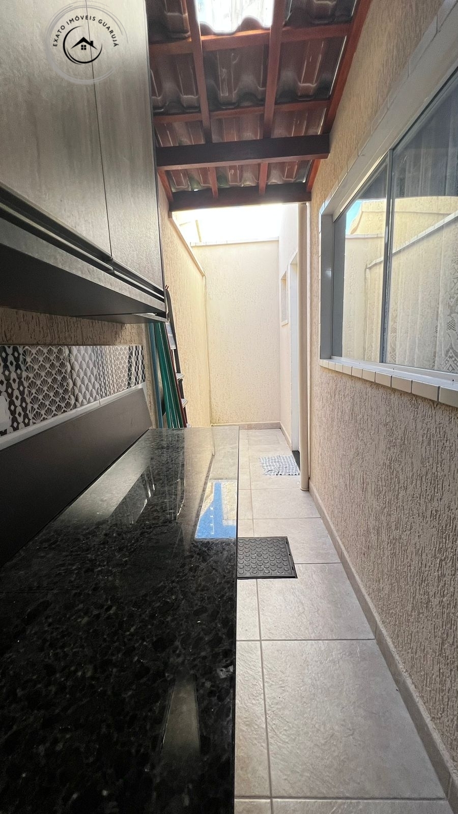 Casa sobrado de 03 dormitórios para venda na praia grande.