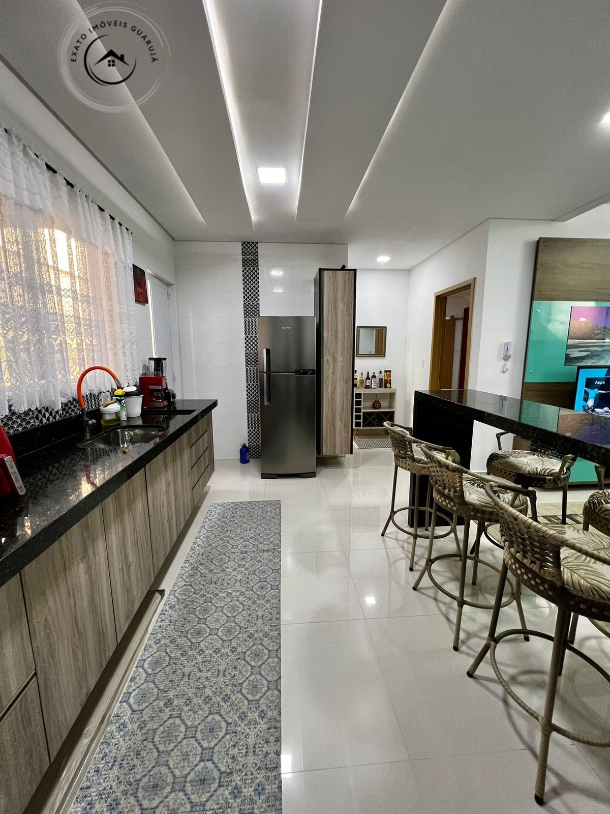 Casa sobrado de 03 dormitórios para venda na praia grande.
