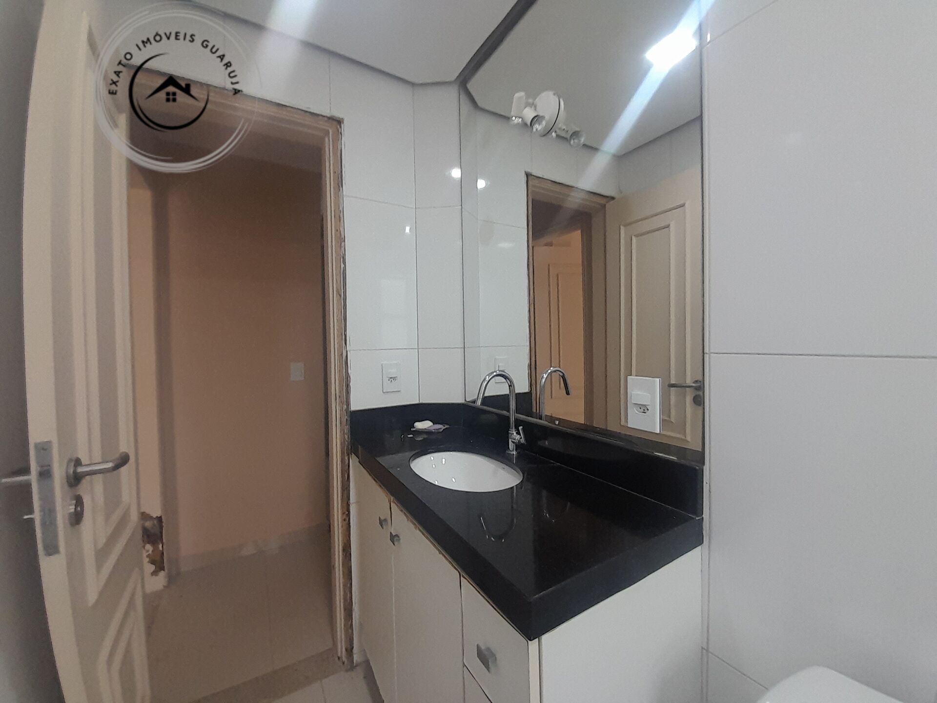 Apartamento cobertura com 03 dormitórios para venda na praia