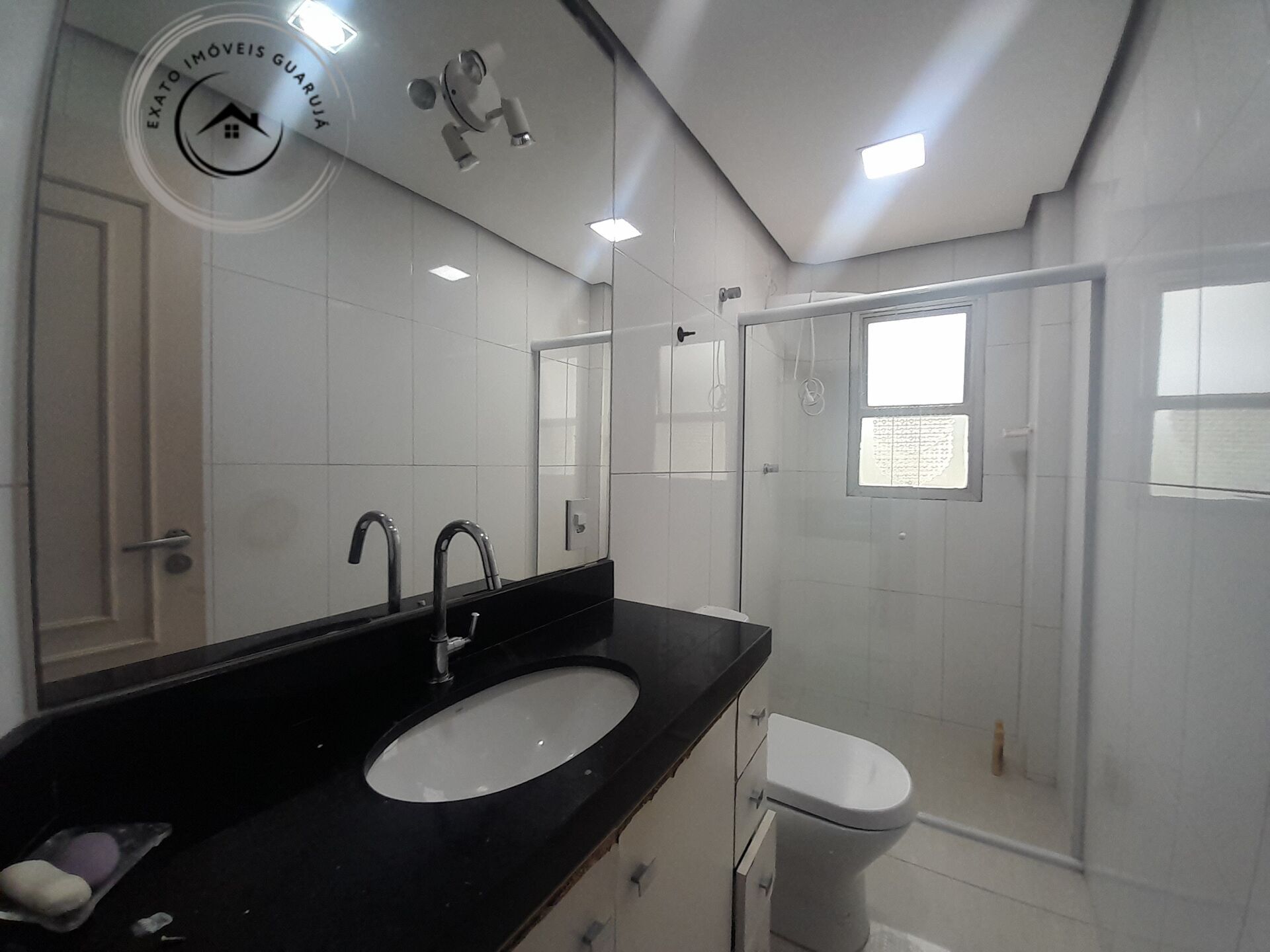 Apartamento cobertura com 03 dormitórios para venda na praia