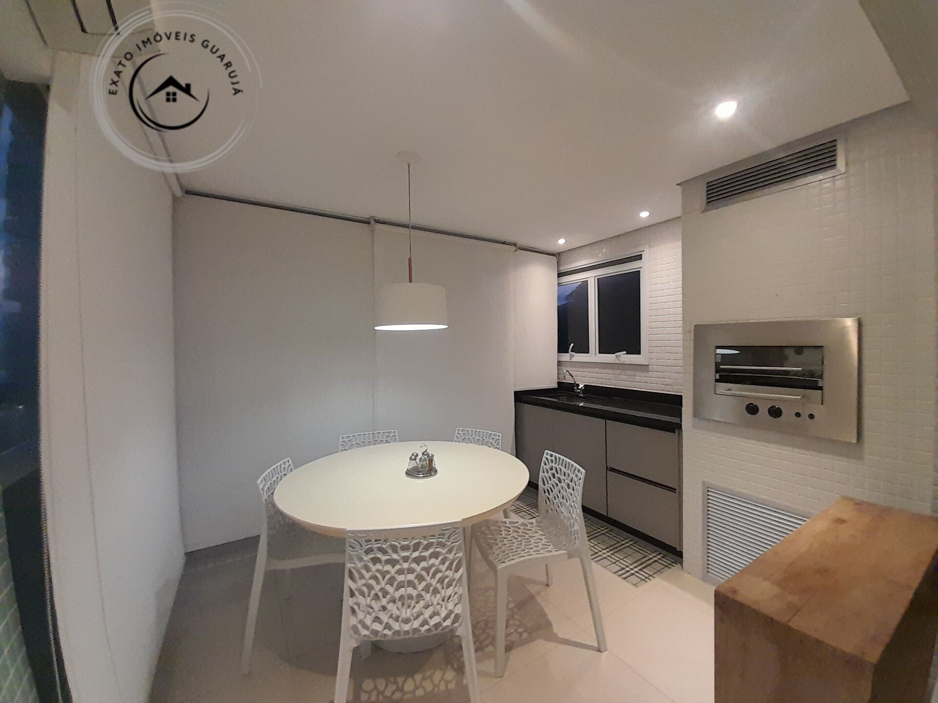 Apartamento alto padrão de 03 dormitórios para locação anual