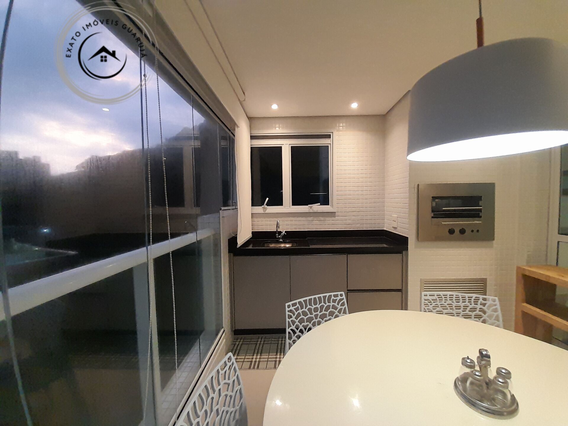 Apartamento alto padrão de 03 dormitórios para locação anual