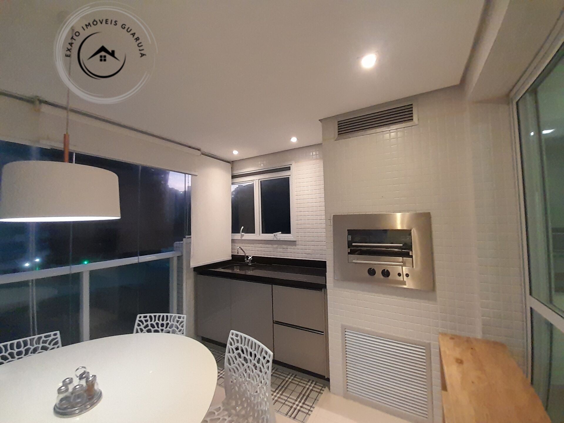 Apartamento alto padrão de 03 dormitórios para locação anual