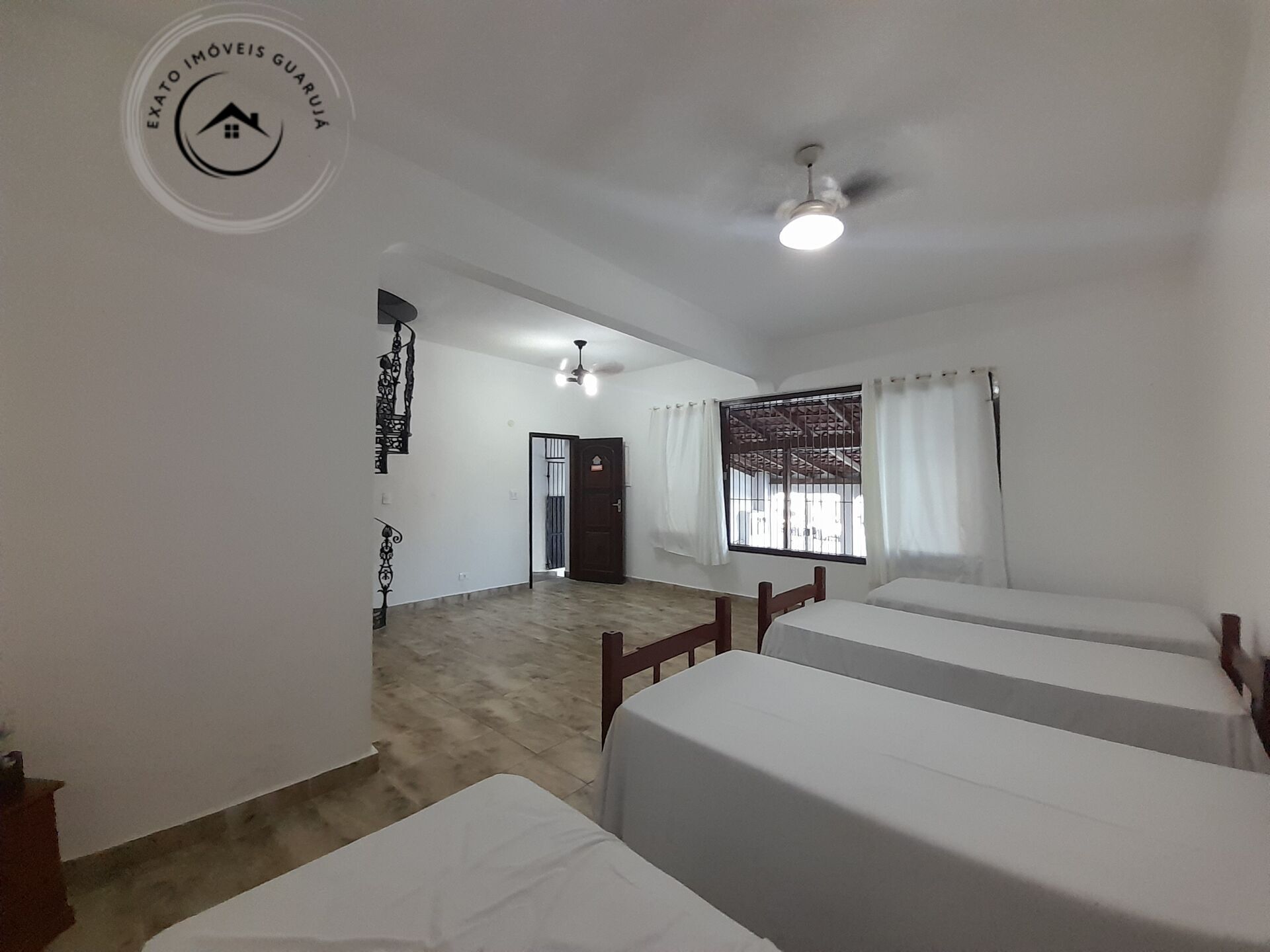 Casa padrão para venda nas pitangueiras.