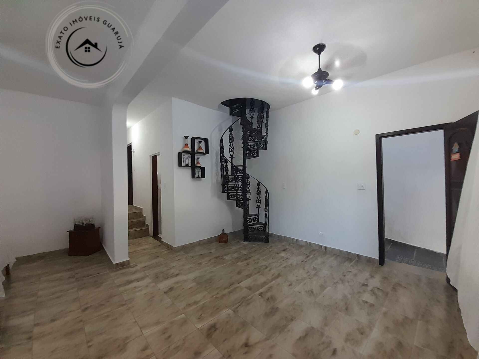 Casa padrão para venda nas pitangueiras.