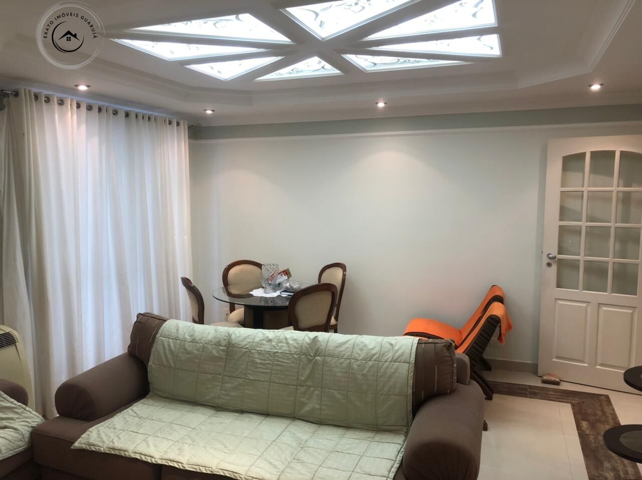 Apartamento padrão de 03 dormitórios para venda nas pitangue