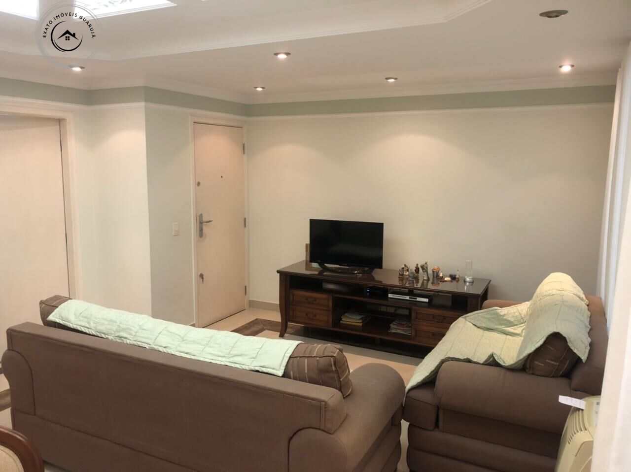 Apartamento padrão de 03 dormitórios para venda nas pitangue