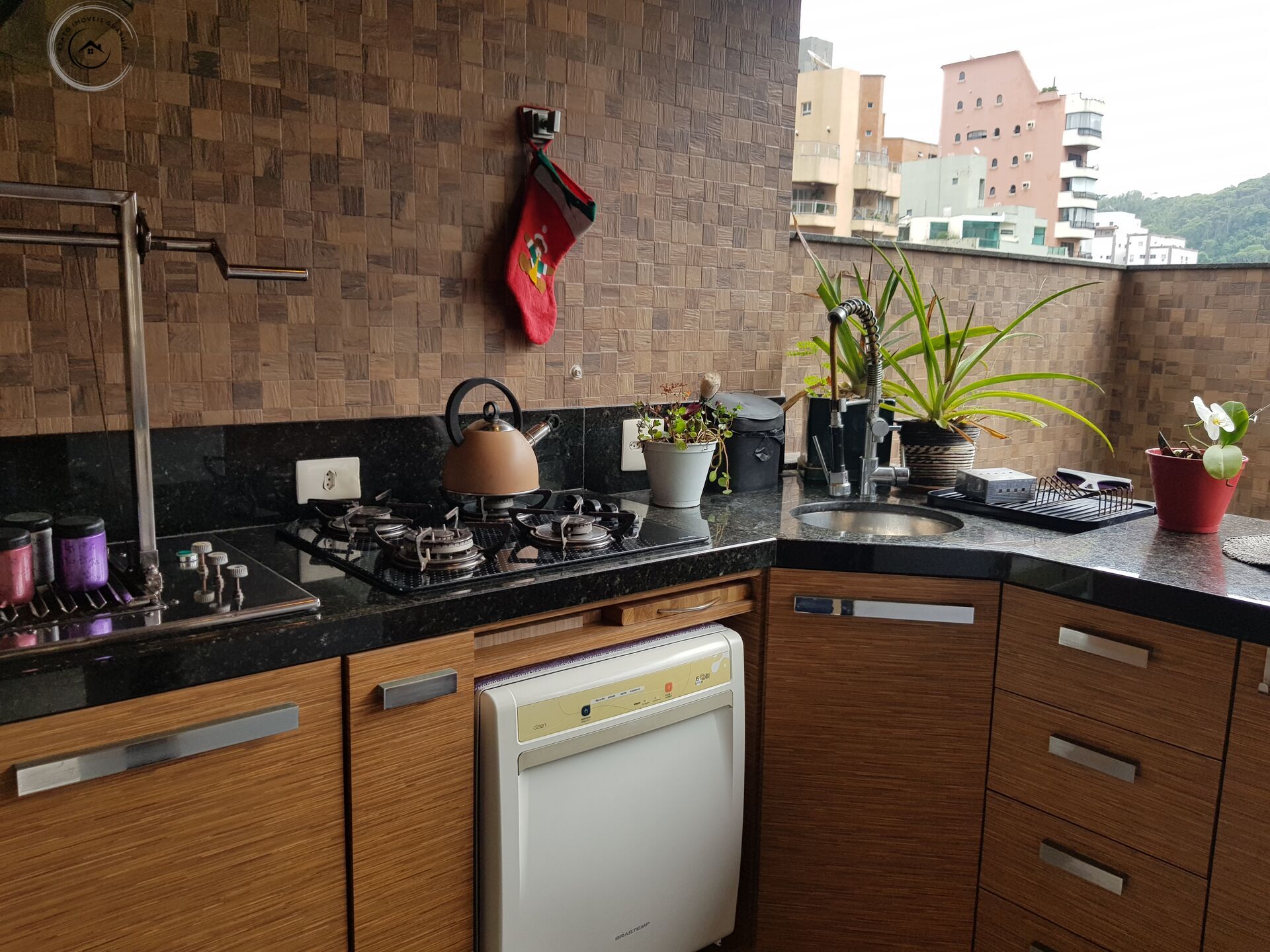 Apartamento padrão de 03 dormitórios para venda nas pitangue