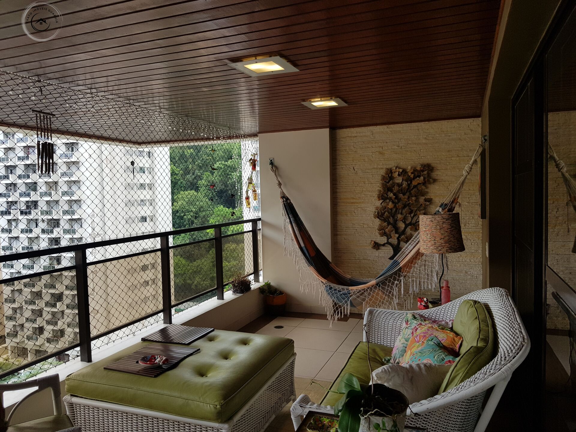 Apartamento padrão de 03 dormitórios para venda nas pitangue