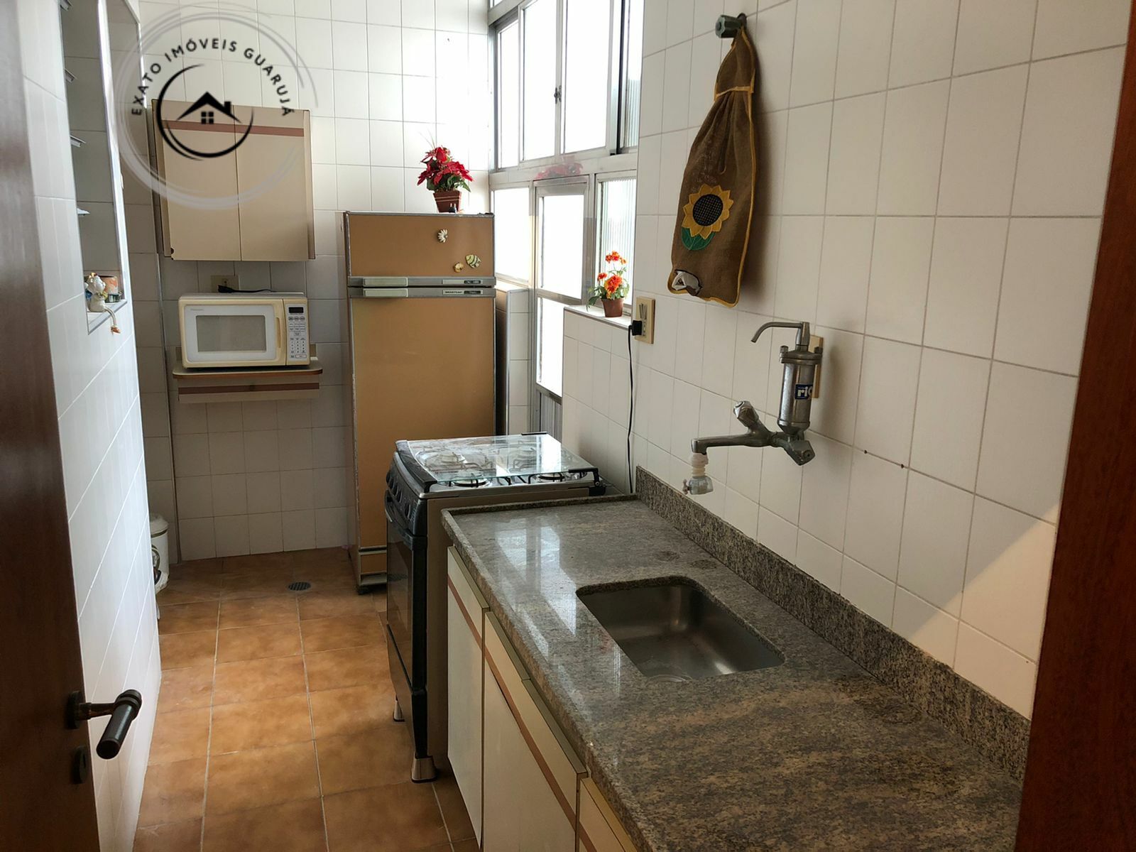 Apartamento padrão de 02 dormitórios para venda nas pitangue