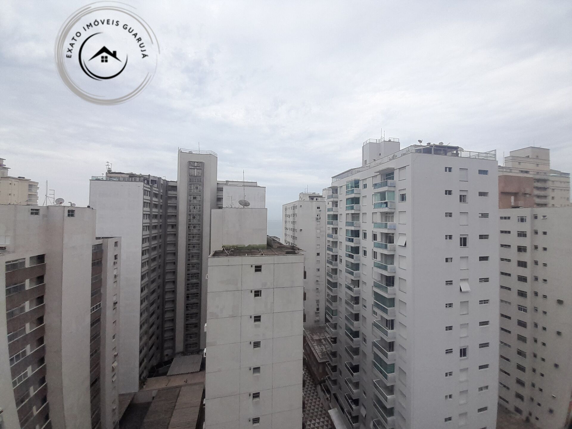 Apartamento padrão de 02 dormitórios para venda na praia das