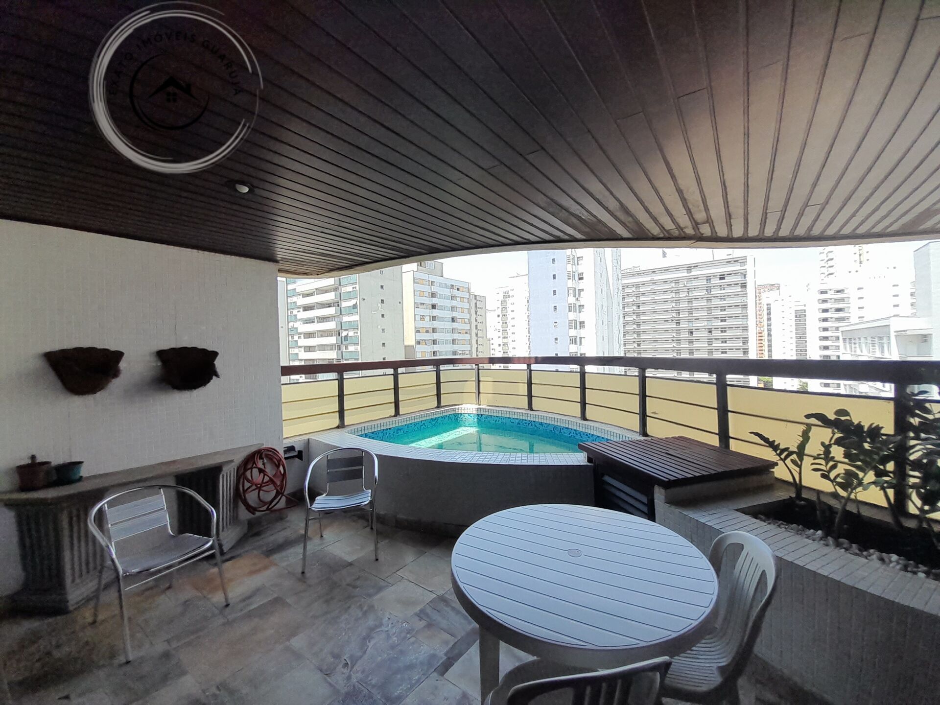 Apartamento padrão de 03 dormitórios para venda nas pitangue