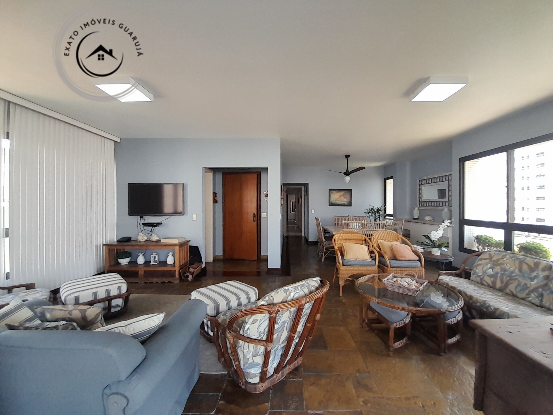 Apartamento padrão de 03 dormitórios para venda nas pitangue