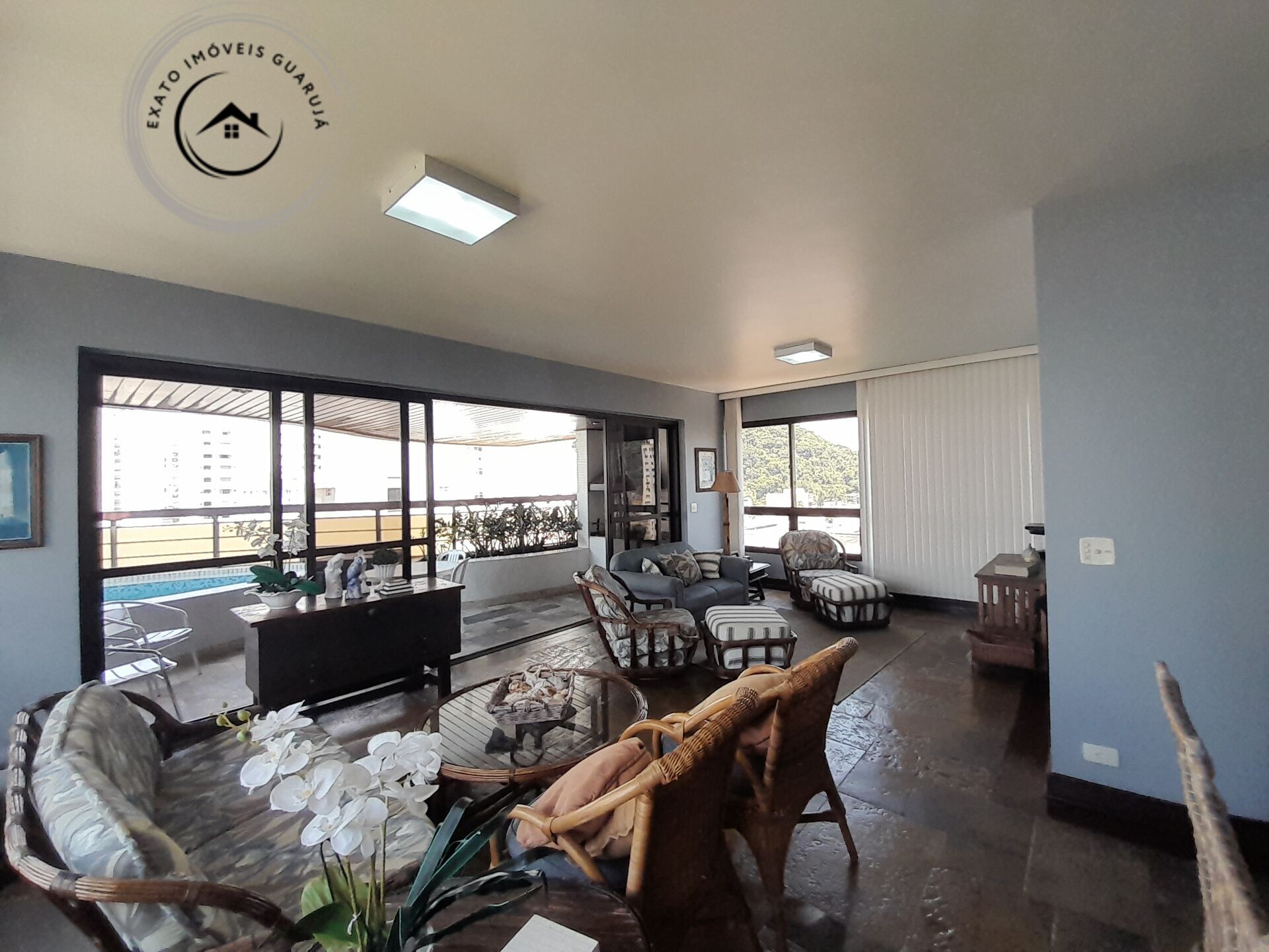 Apartamento padrão de 03 dormitórios para venda nas pitangue