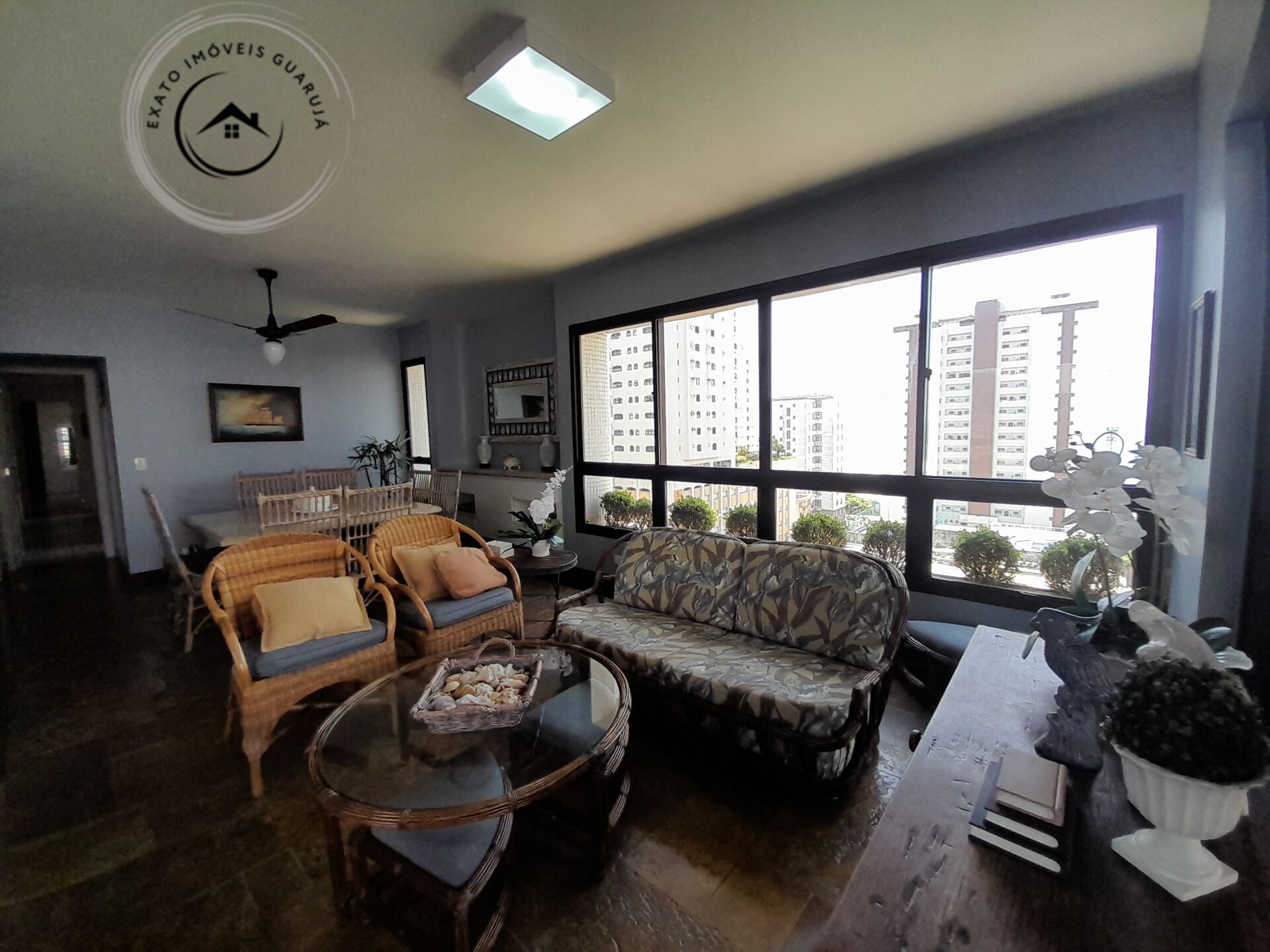 Apartamento padrão de 03 dormitórios para venda nas pitangue