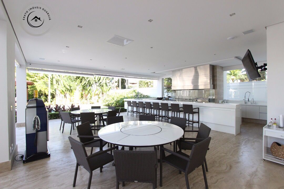 Casa alto padrão de 07 dormitórios no condomínio acapulco.