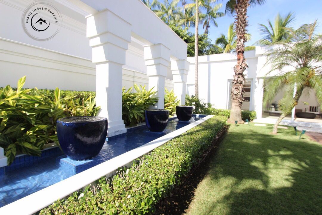 Casa alto padrão de 07 dormitórios no condomínio acapulco.