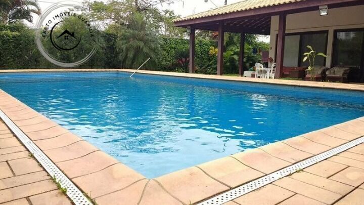 Casa padrão de 05 dormitórios para venda na praia da enseada