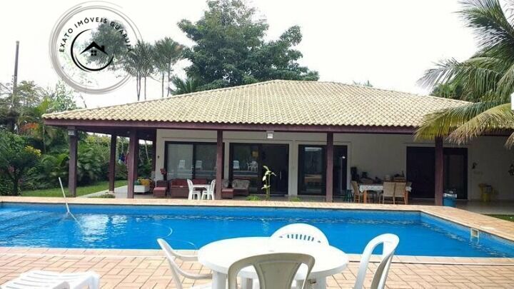 Casa padrão de 05 dormitórios para venda na praia da enseada