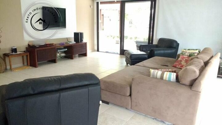 Casa padrão de 05 dormitórios para venda na praia da enseada