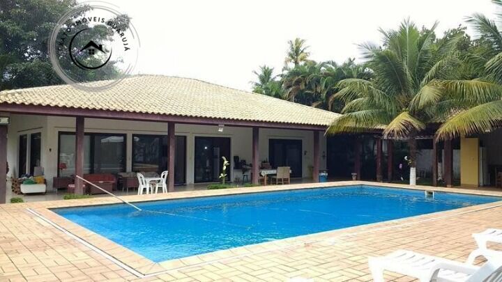 Casa padrão de 05 dormitórios para venda na praia da enseada