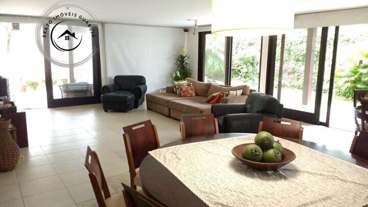 Casa padrão de 05 dormitórios para venda na praia da enseada