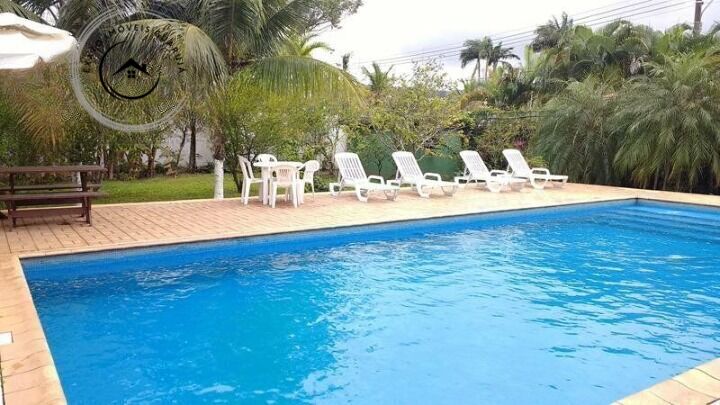 Casa padrão de 05 dormitórios para venda na praia da enseada