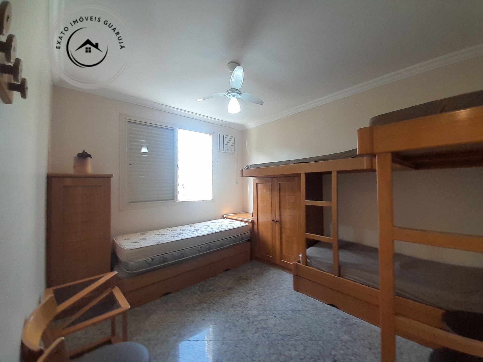 Apartamento padrão de 02 dormitórios para locação anual na p