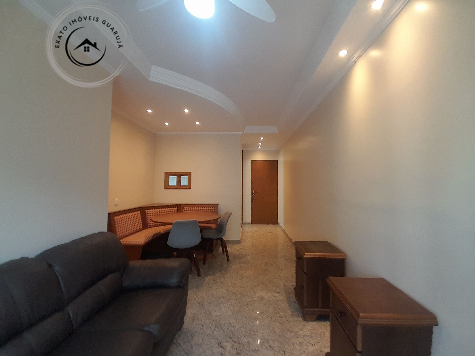 Apartamento padrão de 02 dormitórios para locação anual na p
