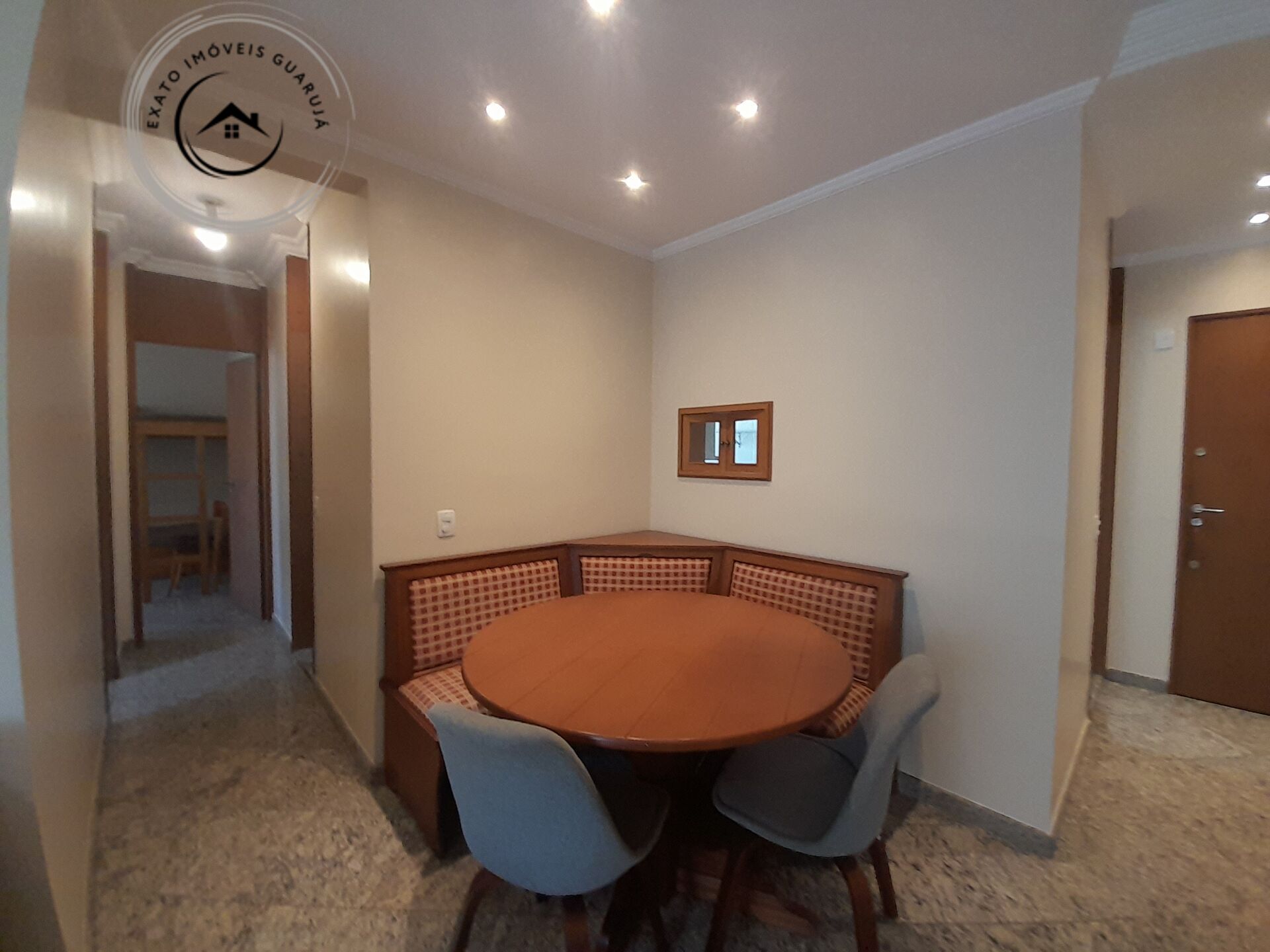 Apartamento padrão de 02 dormitórios para locação anual na p