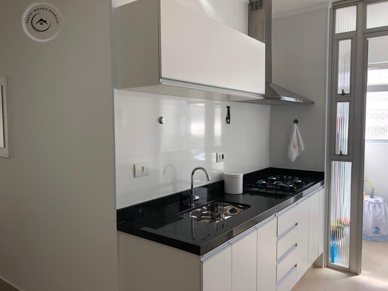 Apartamento padrão de 02 dormitórios para venda nas pitangue