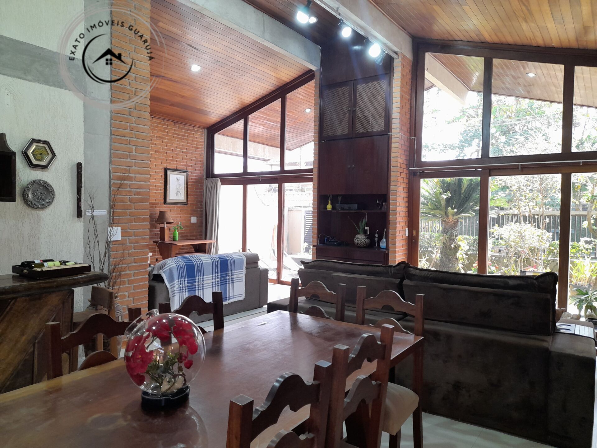 Casa padrão de 03 dormitórios para venda no jardim virginia.