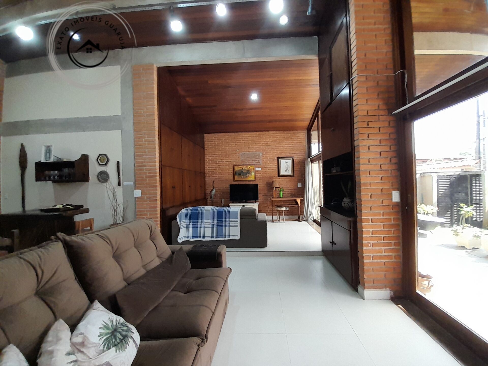 Casa padrão de 03 dormitórios para venda no jardim virginia.