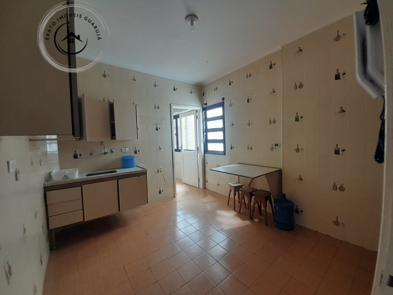 Apartamento de 03 dormitórios para locação anual na praia da