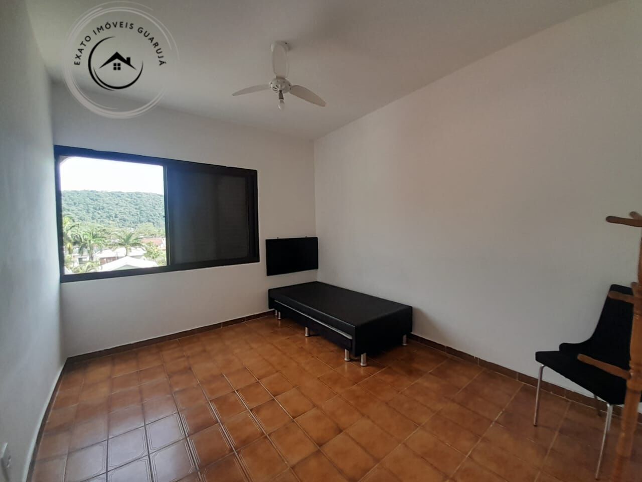 Apartamento de 03 dormitórios para locação anual na praia da