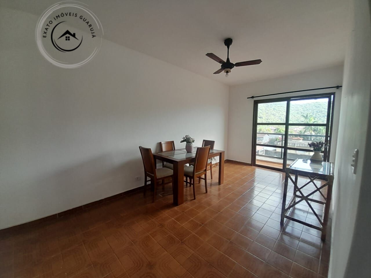Apartamento de 03 dormitórios para locação anual na praia da