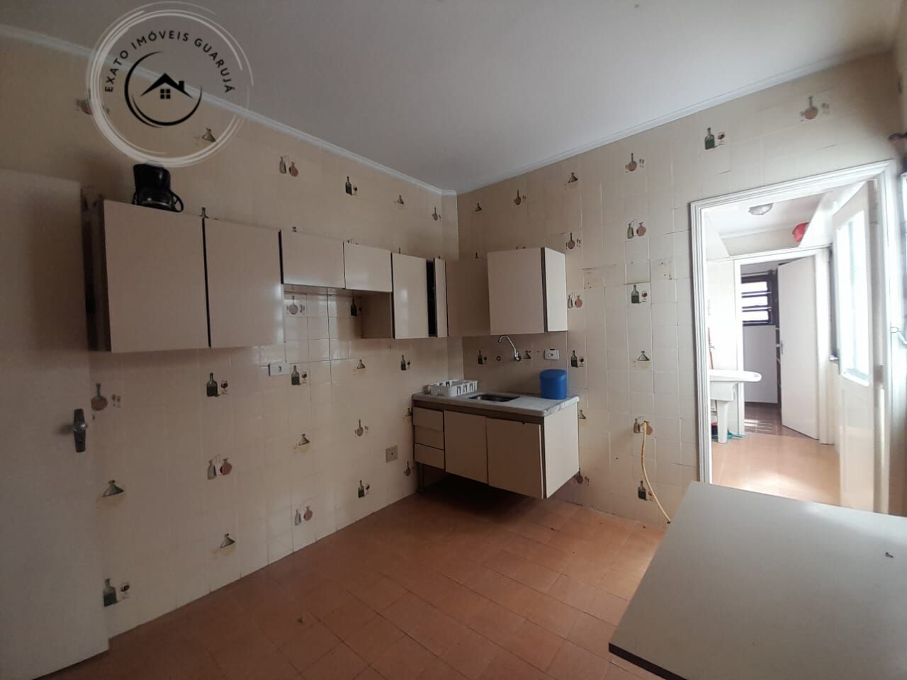 Apartamento de 03 dormitórios para locação anual na praia da