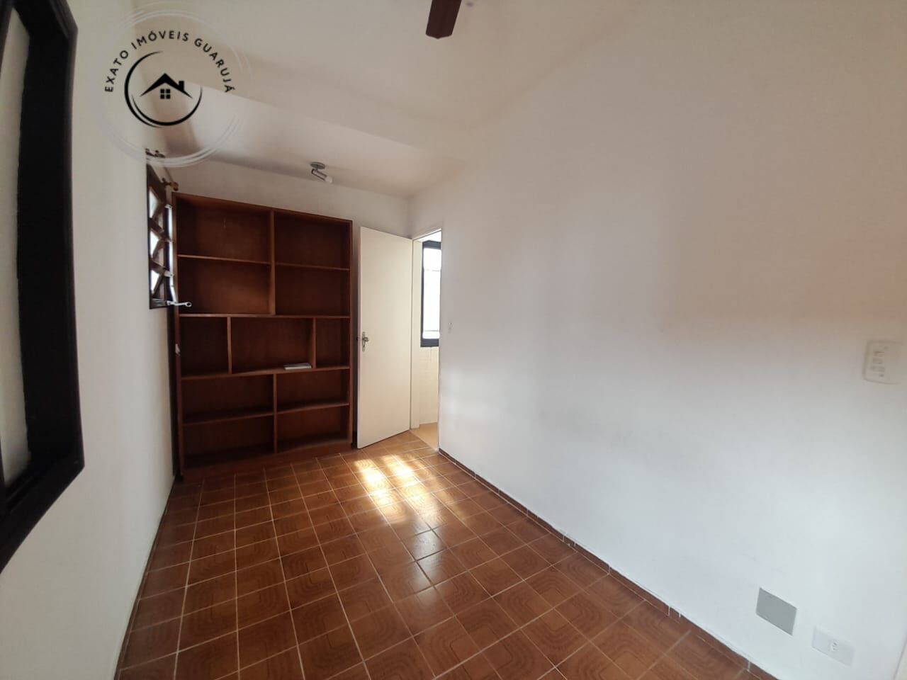 Apartamento de 03 dormitórios para locação anual na praia da