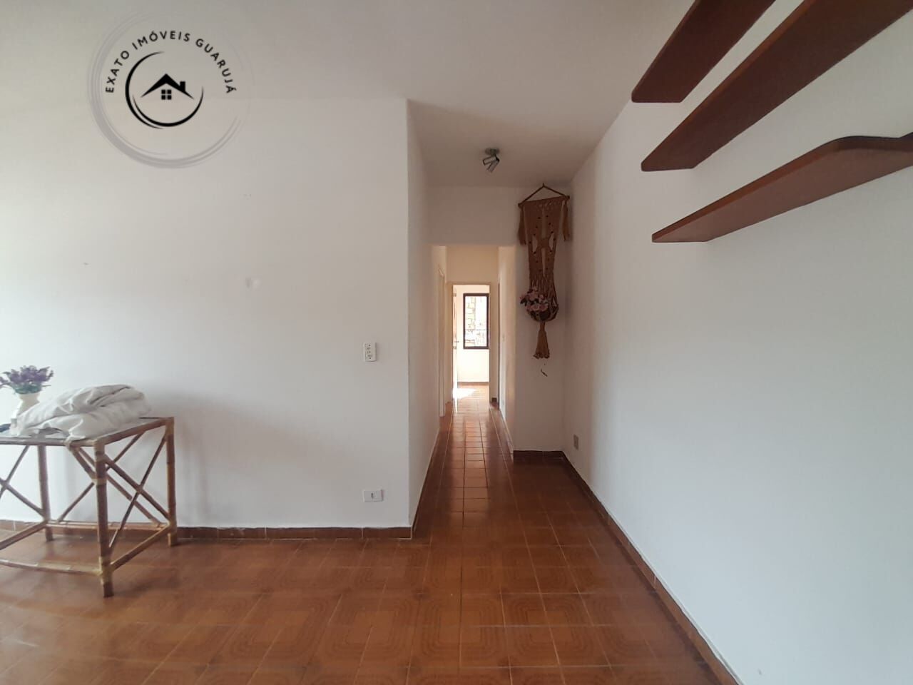 Apartamento de 03 dormitórios para locação anual na praia da