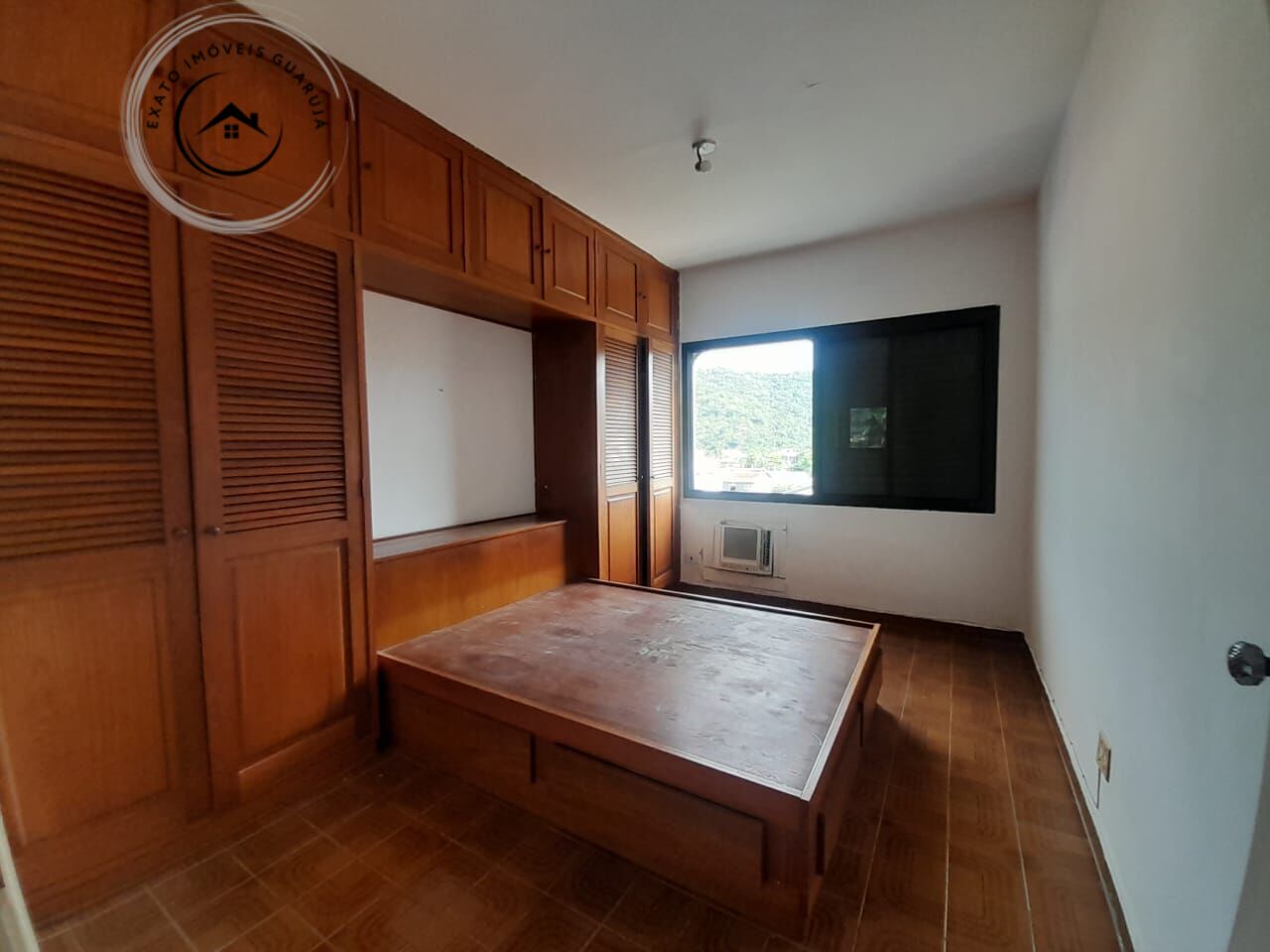 Apartamento de 03 dormitórios para locação anual na praia da