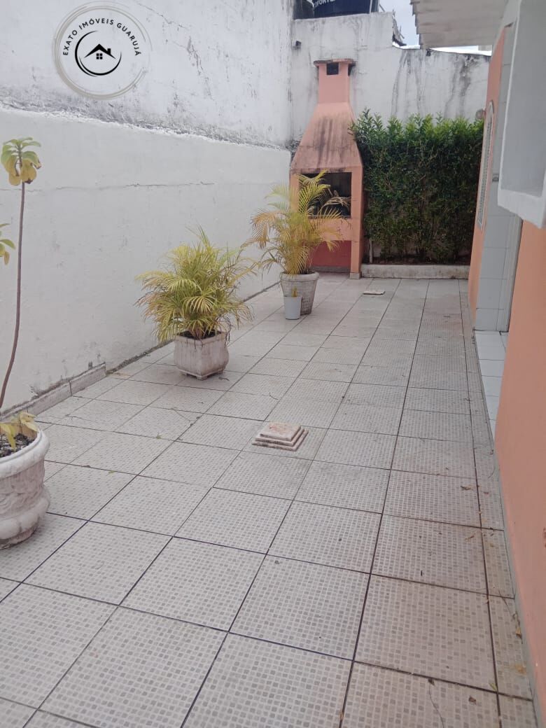 Casa padrão de 03 suítes para locação de temporada na praia 