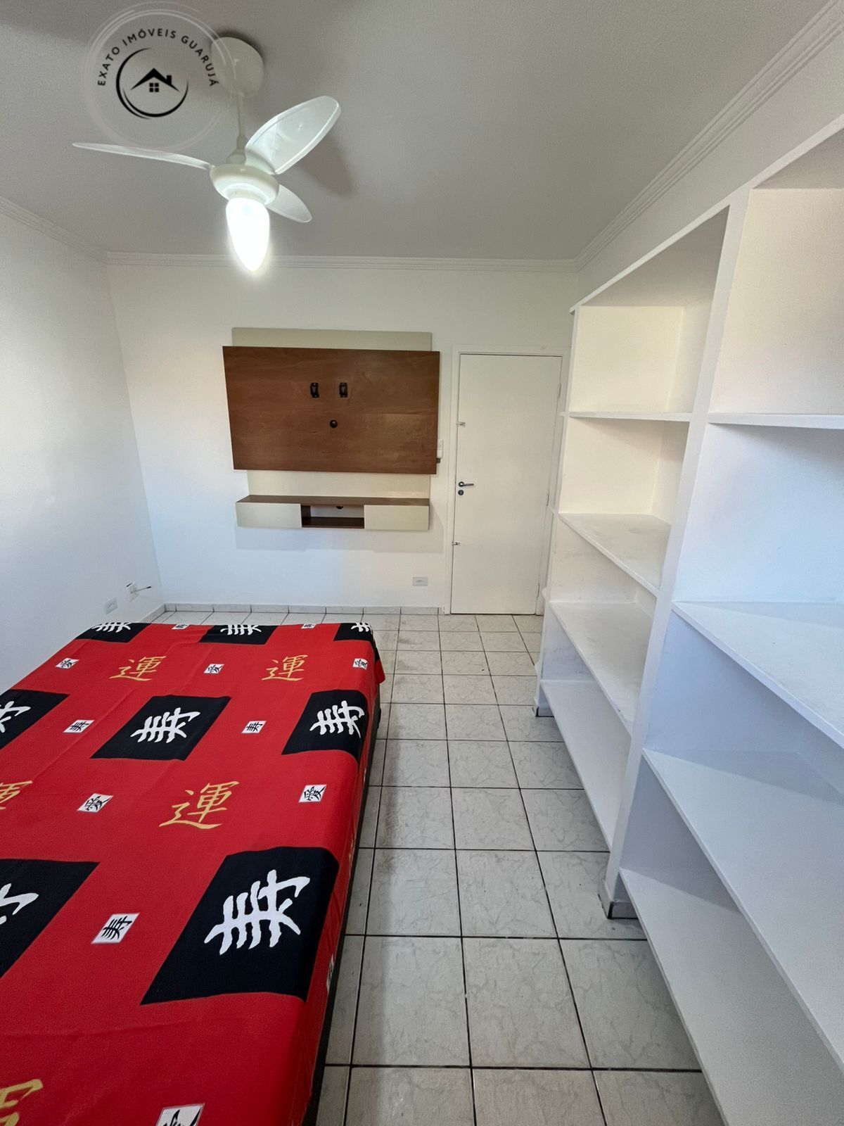 Apartamento padrão de 01 dormitório para locação anual na pr