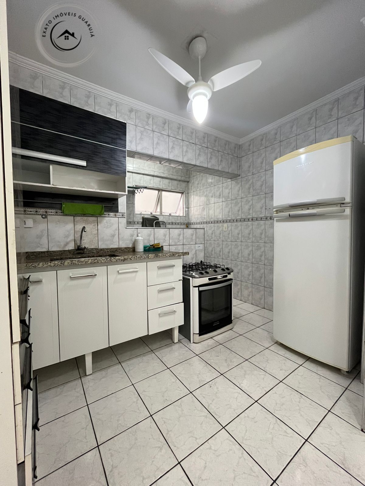 Apartamento padrão de 01 dormitório para locação anual na pr