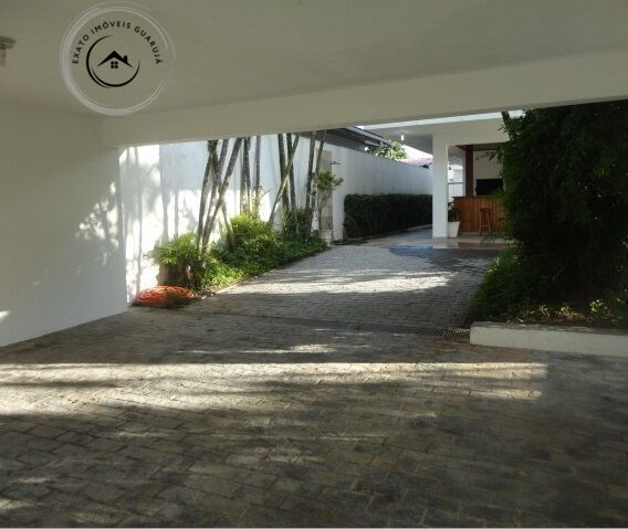 Casa de 5 dormitórios na praia da enseada para locação de te