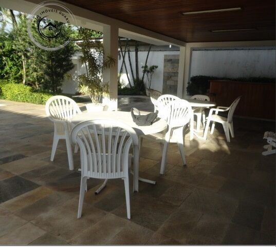 Casa de 5 dormitórios na praia da enseada para locação de te