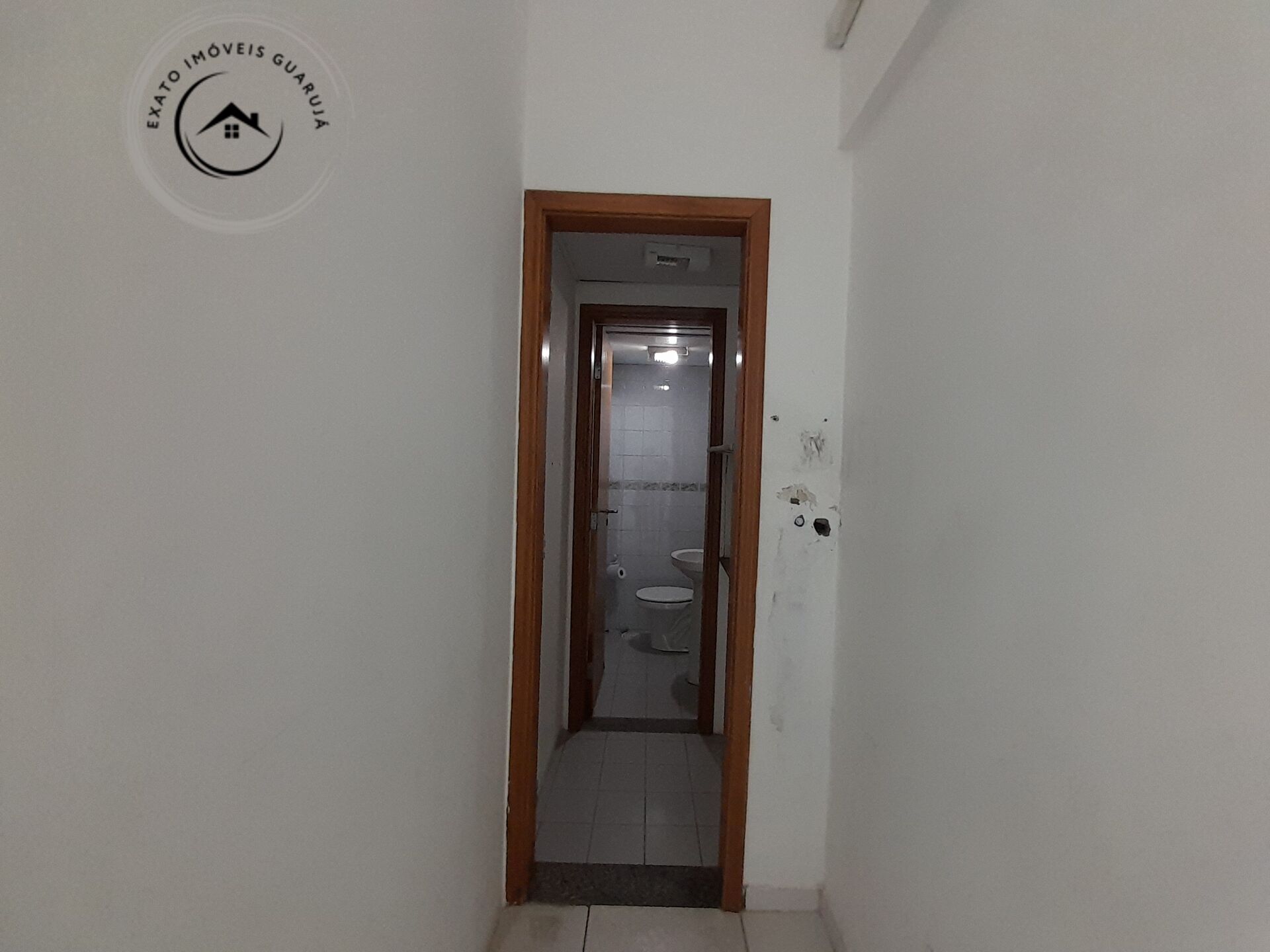 Sala comercial na praia da enseada – localização estratégica