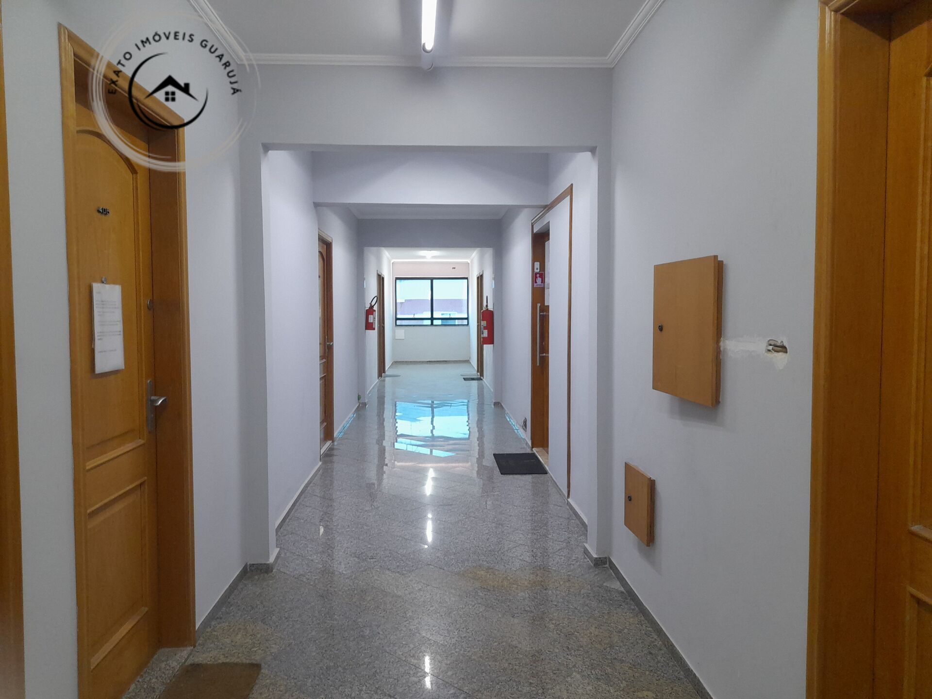 Sala comercial na praia da enseada – localização estratégica
