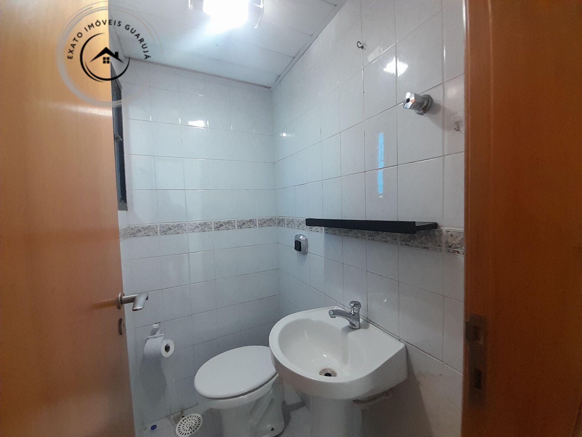 Sala comercial na praia da enseada – localização estratégica