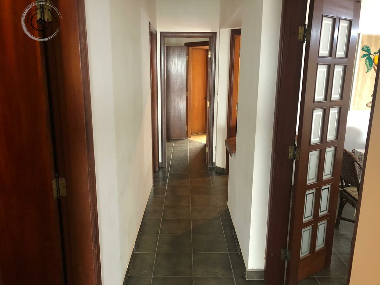 Apartamento padrão de 04 dormitórios para locação anual na p